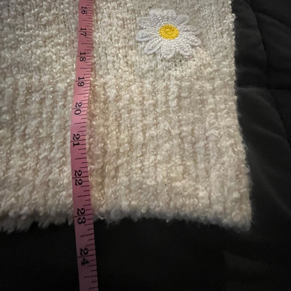 & Other Stories Playful Embroidery daisy Sweater in Cream size large - Picture 7 of 16